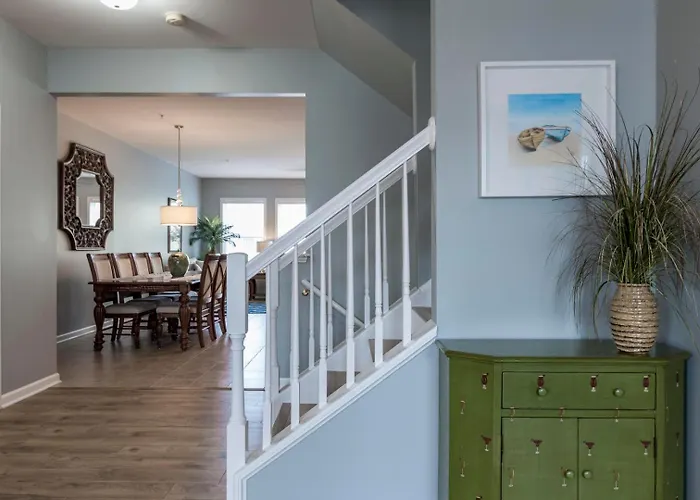 Amazing 4 Bedroom Sunset Island Townhome With Bonus Den! Ocean Stadt