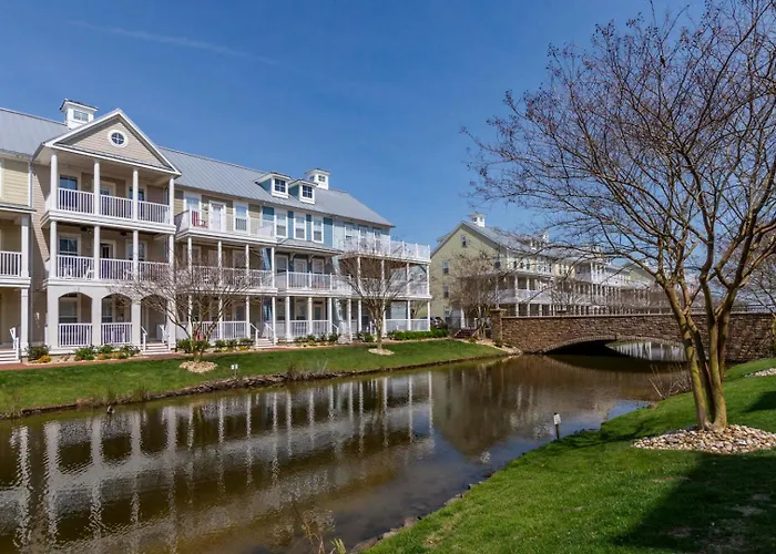 Amazing 4 Bedroom Sunset Island Townhome With Bonus Den! Ocean Stadt