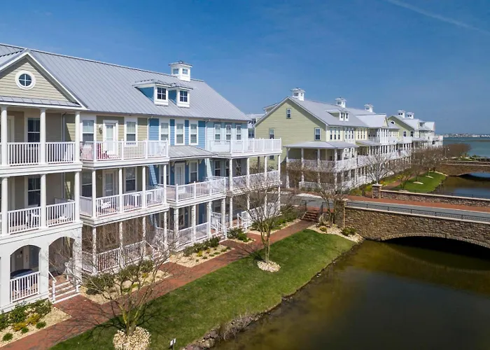 Amazing 4 Bedroom Sunset Island Townhome With Bonus Den! * Ocean Stadt